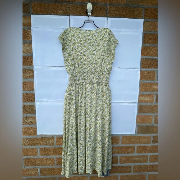 WAYF Leanne Double Slit Smocked Midi Dress small - Picture 9 of 13